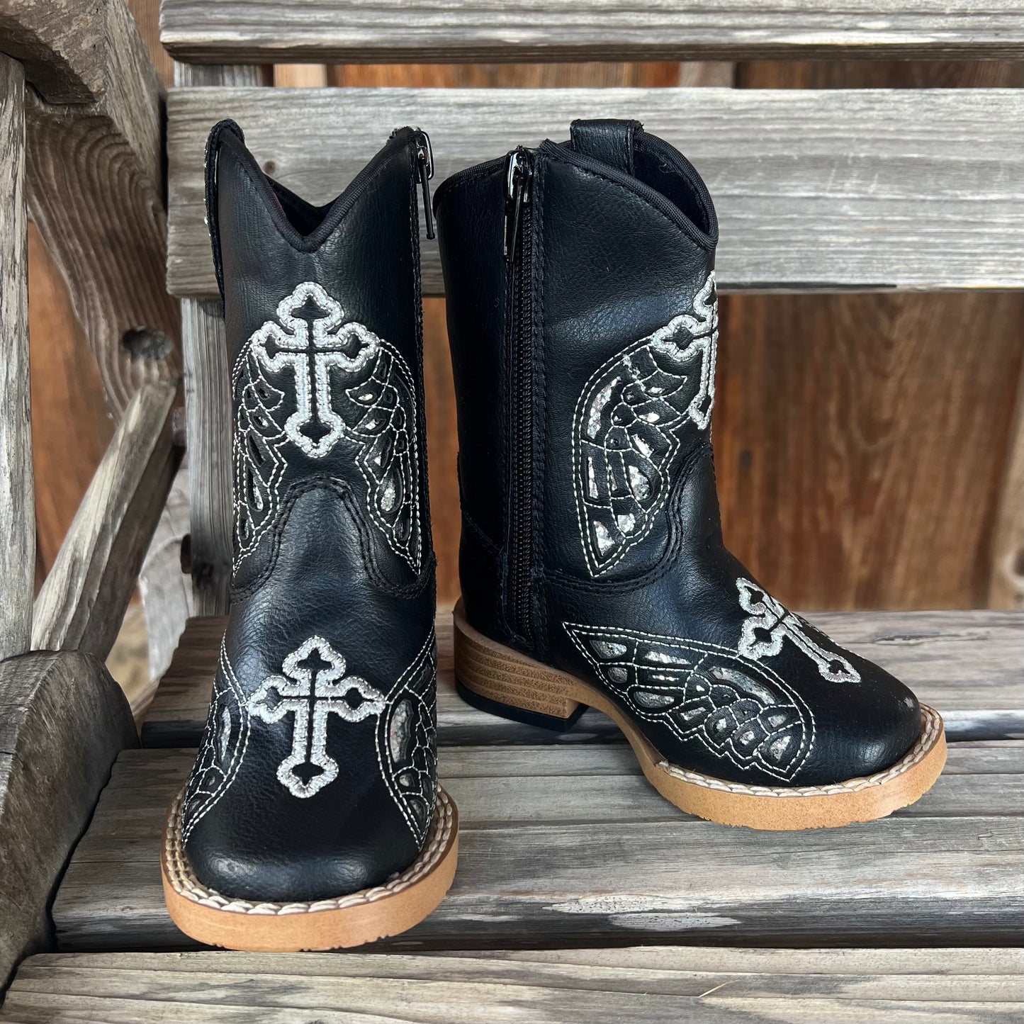 Gracie Cross Black | Blazin Roxx
