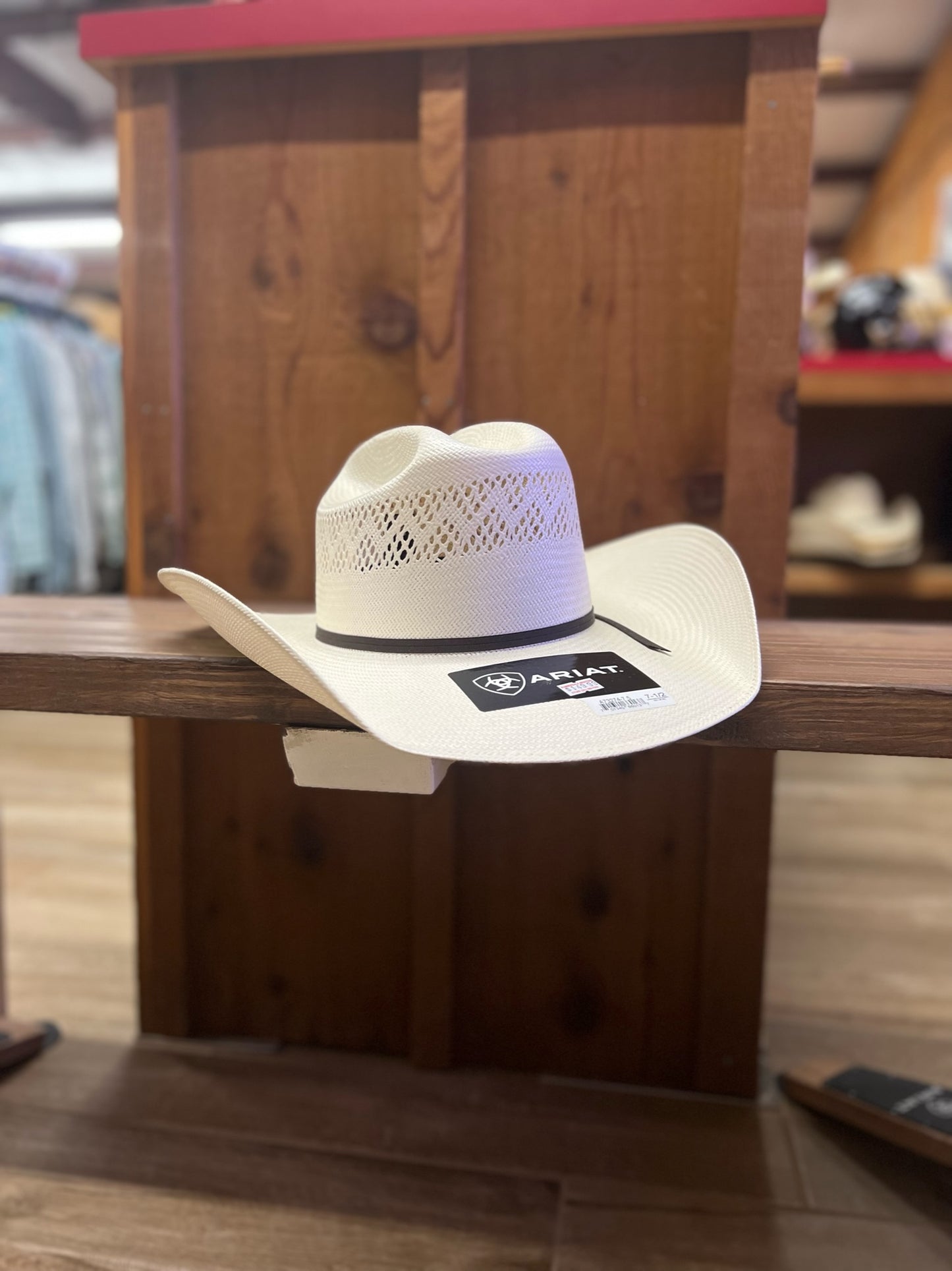 20X Shantung Ivory | Ariat