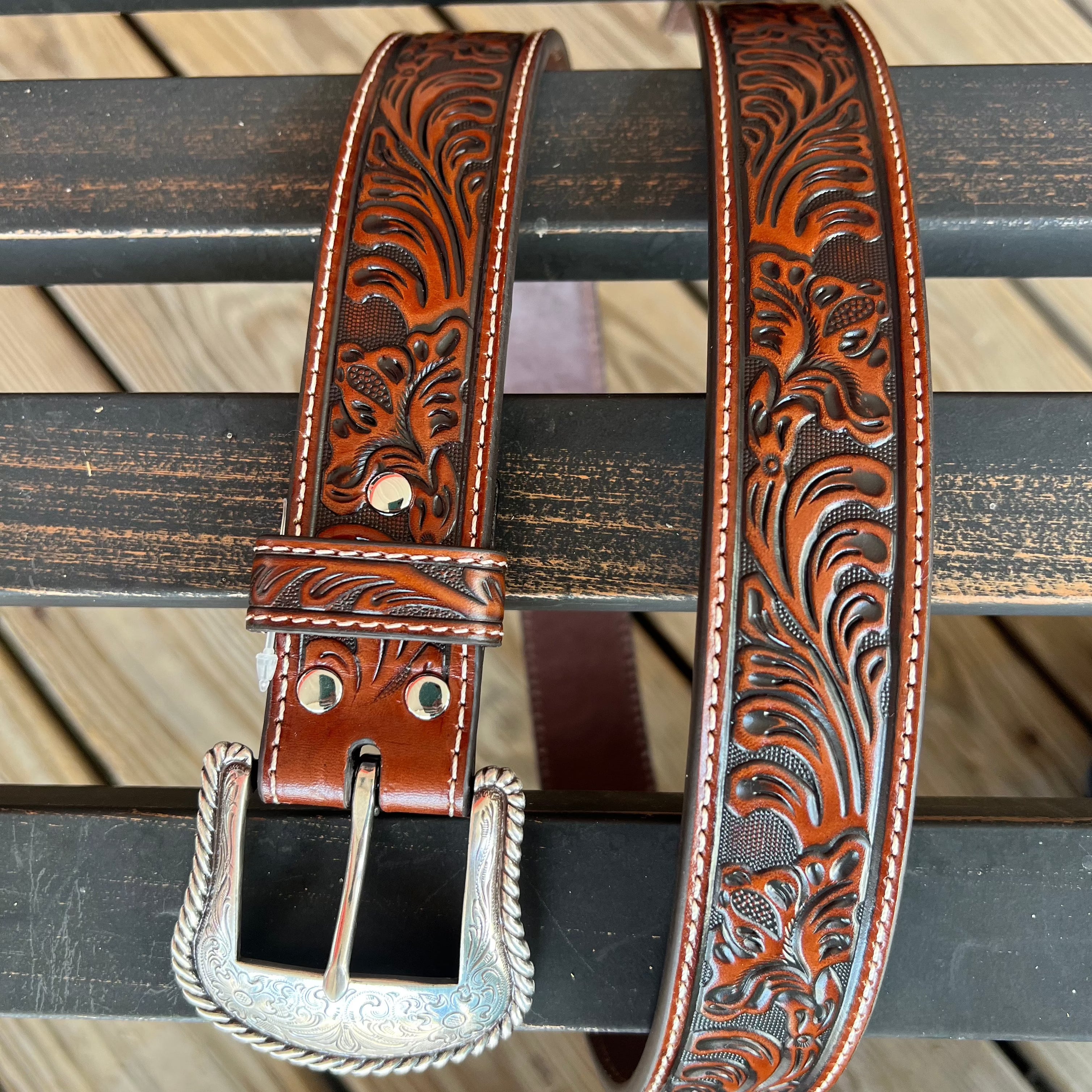 Tooled Tapered Leather Belt by Stetson - 100,00 Tooled Tapered Leather Belt by Stetson - 100,00