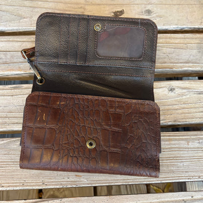 Alligator Cross Clutch